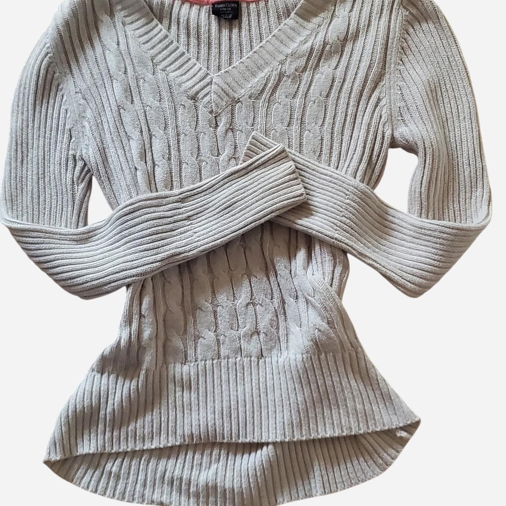 Faded Glory Women's V-Neck Cable Knit Sweater 🐇